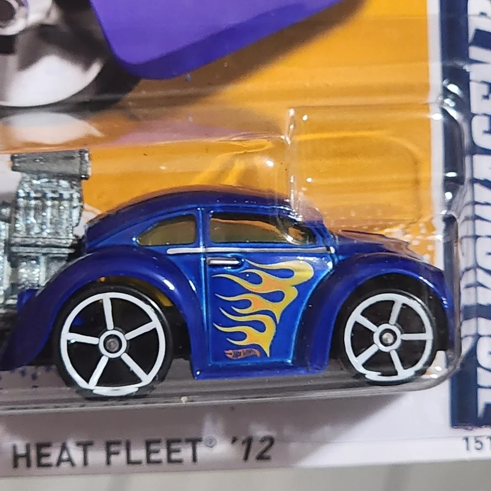Hot Wheels Blue Volkswagen Beetle Toy Car #151/247 NWT